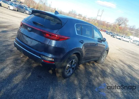 2020 Kia Sportage Lx z USA, uszkodzony, nr VIN KNDPMCAC5L7738739